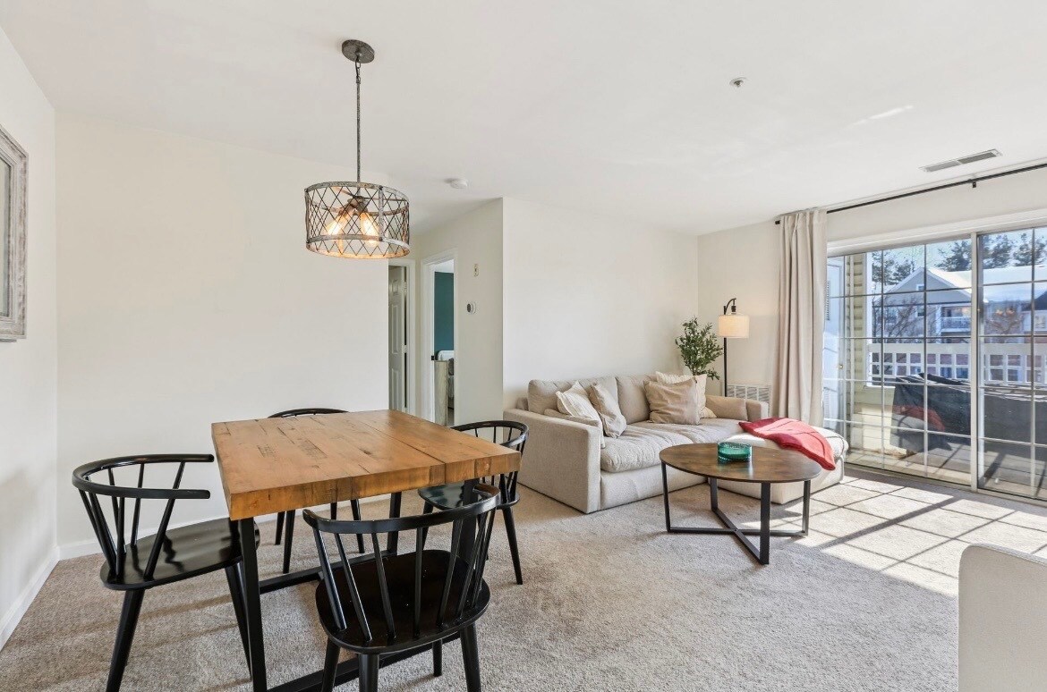 Building Photo - 1310 Sheridan Pl