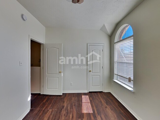 Building Photo - 26114 Cypresswood Dr