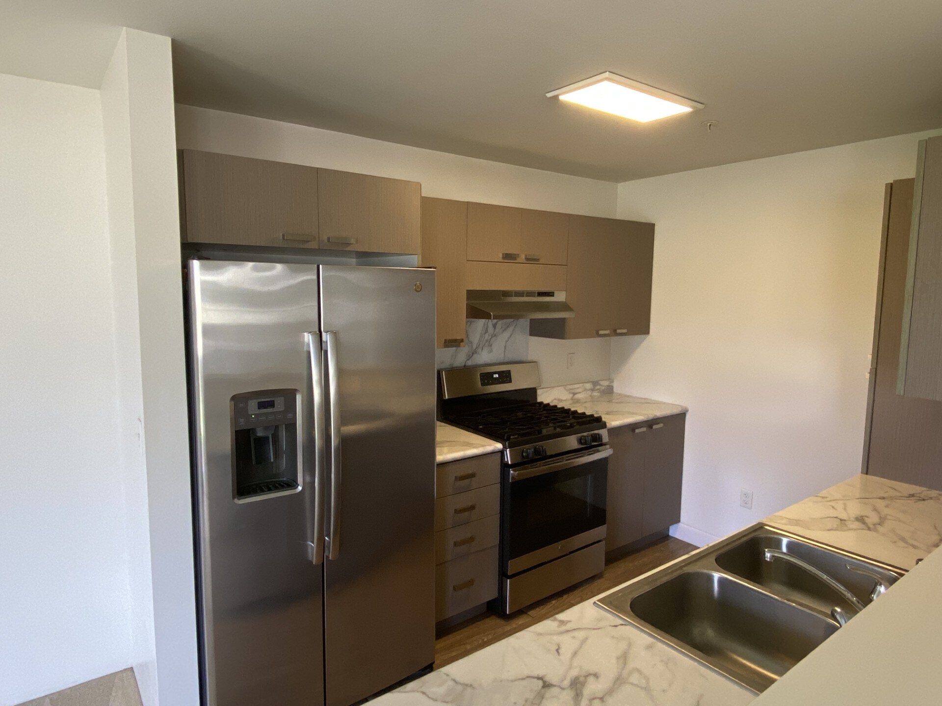 Building Photo - 50 Kihalani St