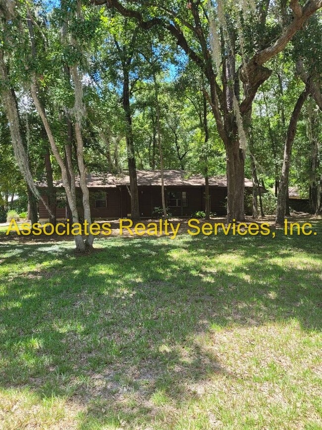 Building Photo - MOVE IN SPEACIAL! Cute Home In Deer Run, 3...