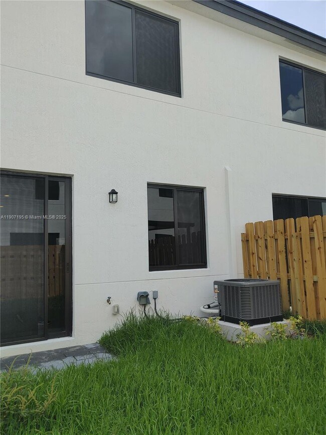 Building Photo - 34468 SW 191st Ct