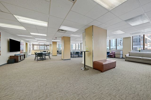 Building Photo - 405 N Wabash Ave