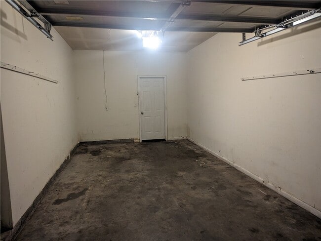 Building Photo - 1908.5 Westwood Ave