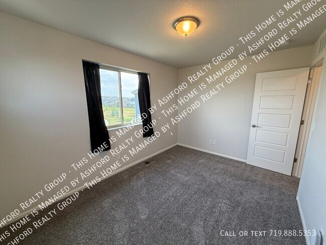 Building Photo - 6044 Callan Dr