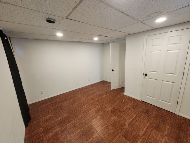 Building Photo - Remodeled 3-4 bedroom 2 bath house