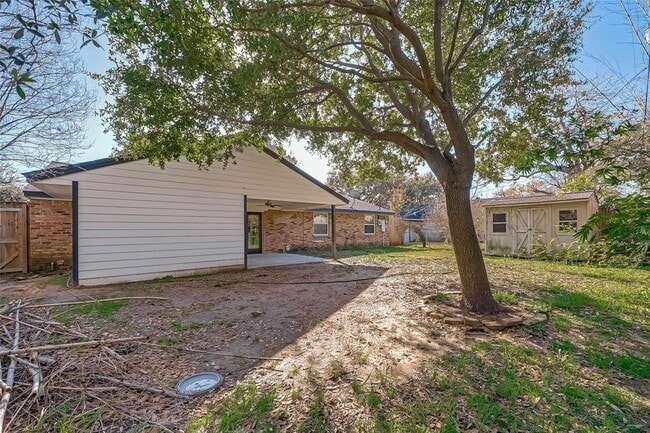 Building Photo - 1647 Fawnhope Dr
