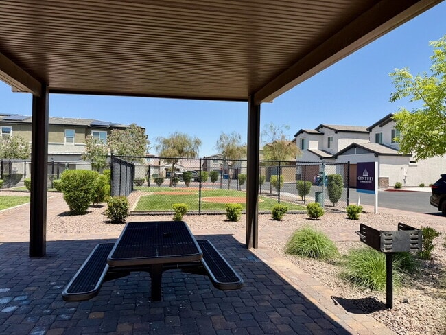 Building Photo - FULLY FURNISHED 3 BED 2.5 BATH 2 CAR GARAGE MODEL HOME FOR RENT IN CADENCE