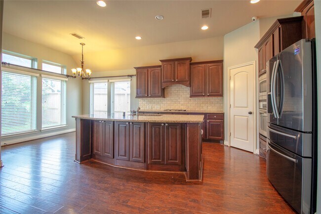 Building Photo - 2019 Sunset Springs Dr