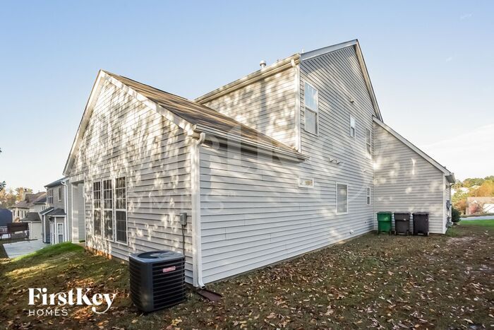 Building Photo - 3216 Castlemaine Dr