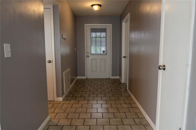 Building Photo - 8273 Cascade Oaks Dr