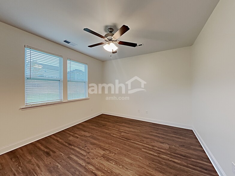 Building Photo - 2128 Laurel Vlg Cir