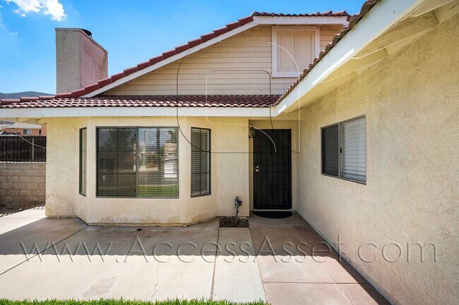Building Photo - 15731 Laguna Ave