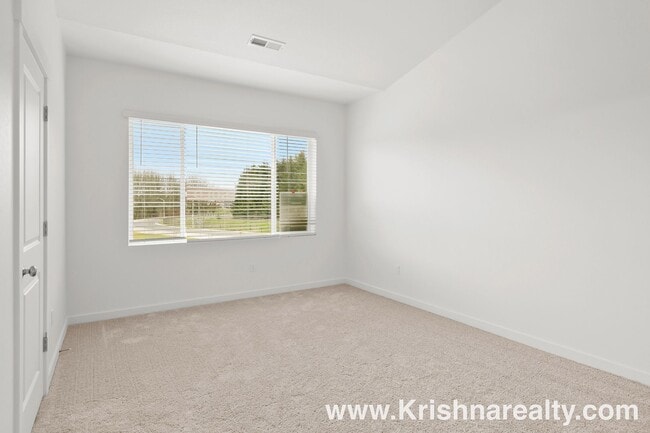 Building Photo - Beautiful 2021 Modern Build | 3 Bed | 2.5 Bath | Stylish Townhome in Laurel Woods