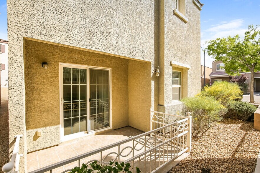 Building Photo - 7453 Showy Ct