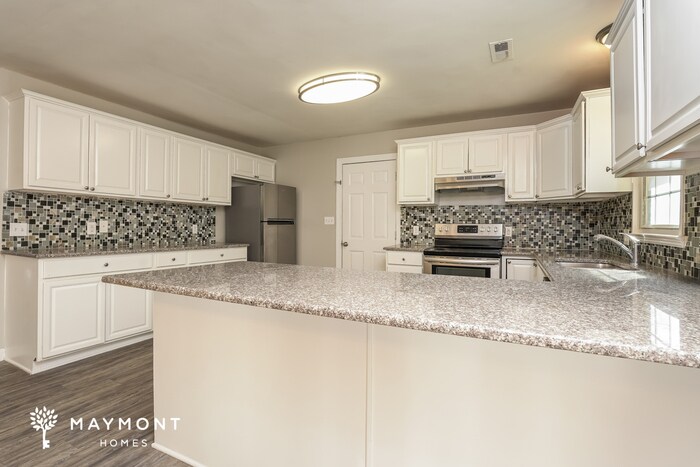 Building Photo - 5160 Largo Dr