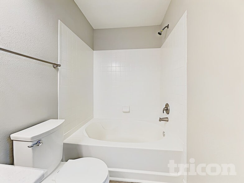 Building Photo - 6725 Earlswood Dr