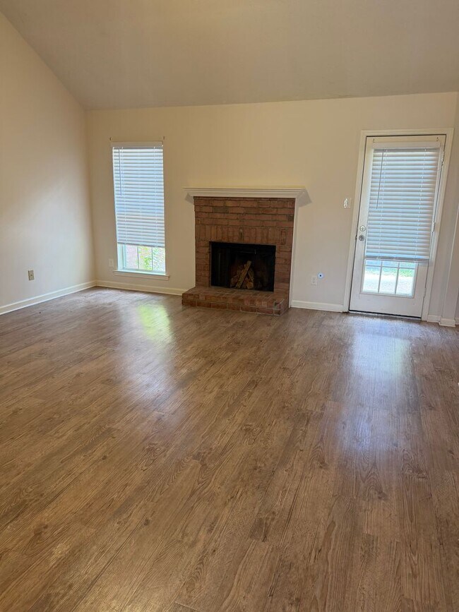 Building Photo - 3 BR/2BA | Newly Renovated Single Family Home |Attached garage  | Fenced  backyard | In Cordova!