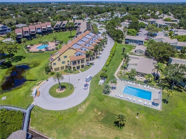 Building Photo - 17 Windrush Bay Dr