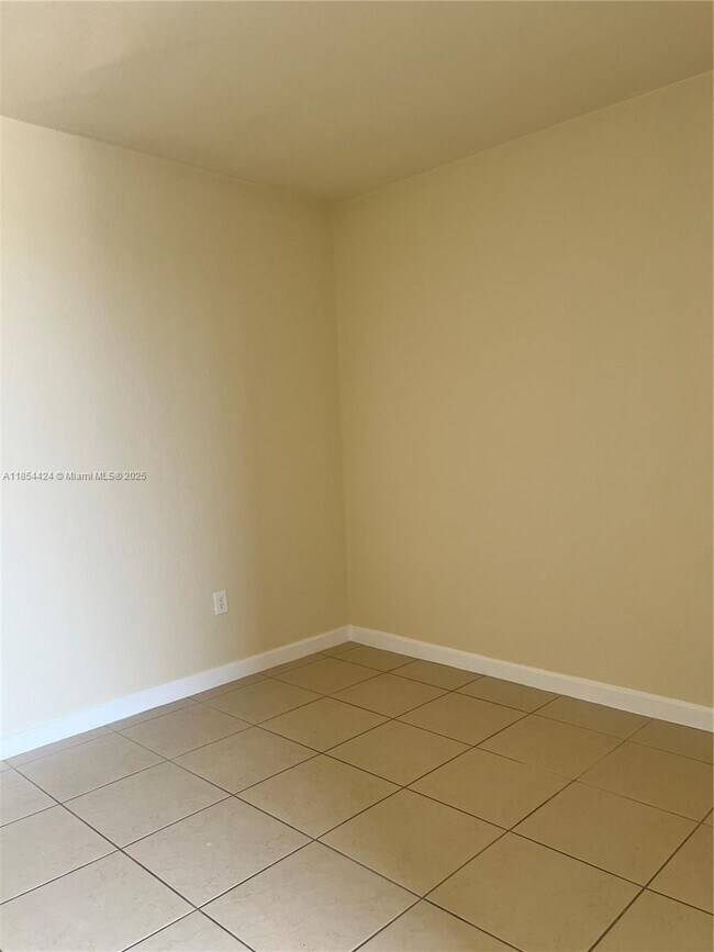 Building Photo - 16330 SW 71st Terrace