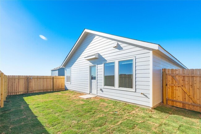 Building Photo - 241 Kings Row Ln