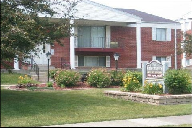 Primary Photo - The Colannades Apartments