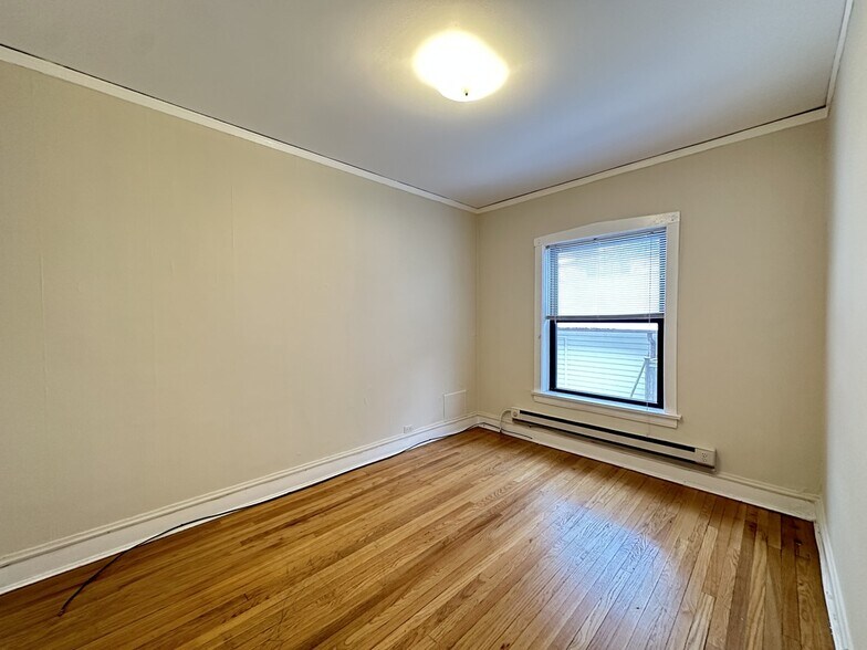 Building Photo - 1324 Oak Ave