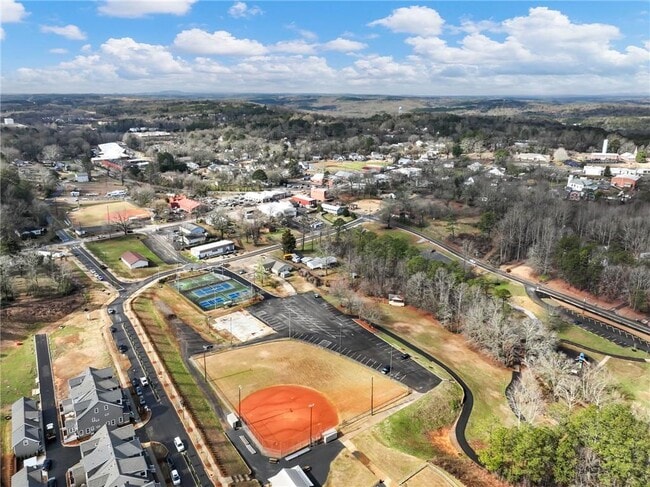 Building Photo - 680 Groover St