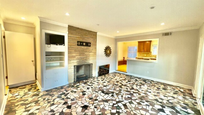 Building Photo - 5209 Walnut Grove Rd