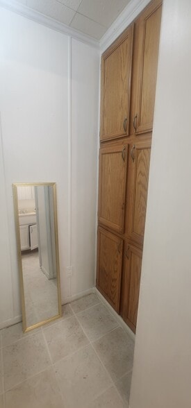 Building Photo - 406 NE 74th St