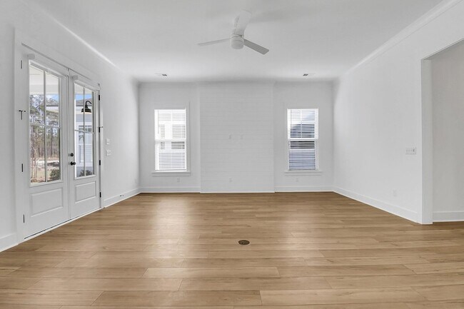 Building Photo - 502 Sound Dr
