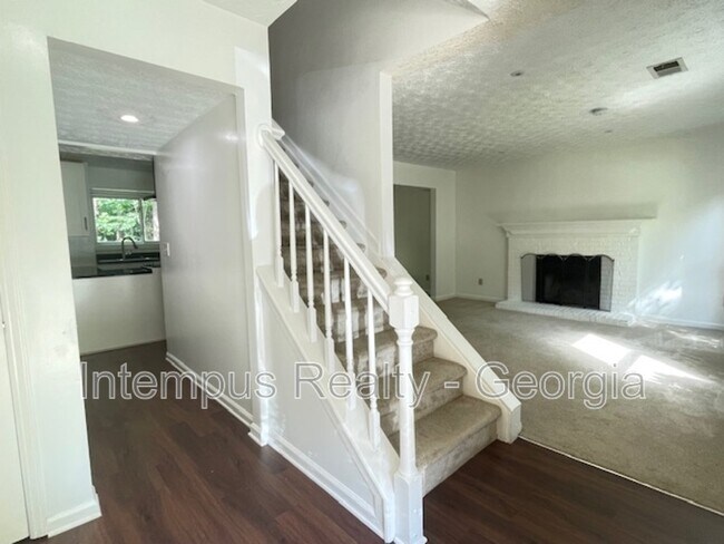Building Photo - 10440 Virginia Pine Ln
