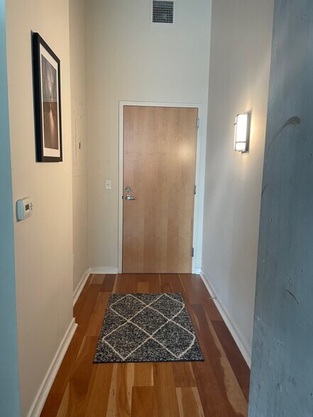 Building Photo - 1700 Bassett St