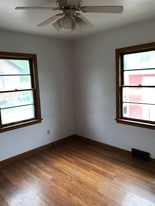 Building Photo - 2344 W 3rd St