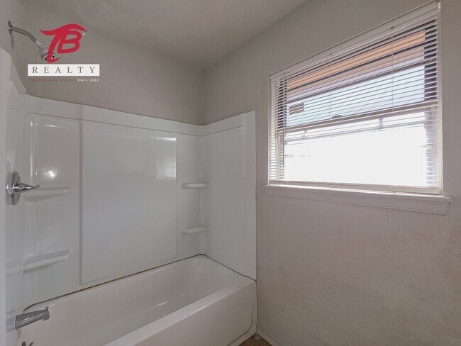 Building Photo - 6811 Lyrewood Ln