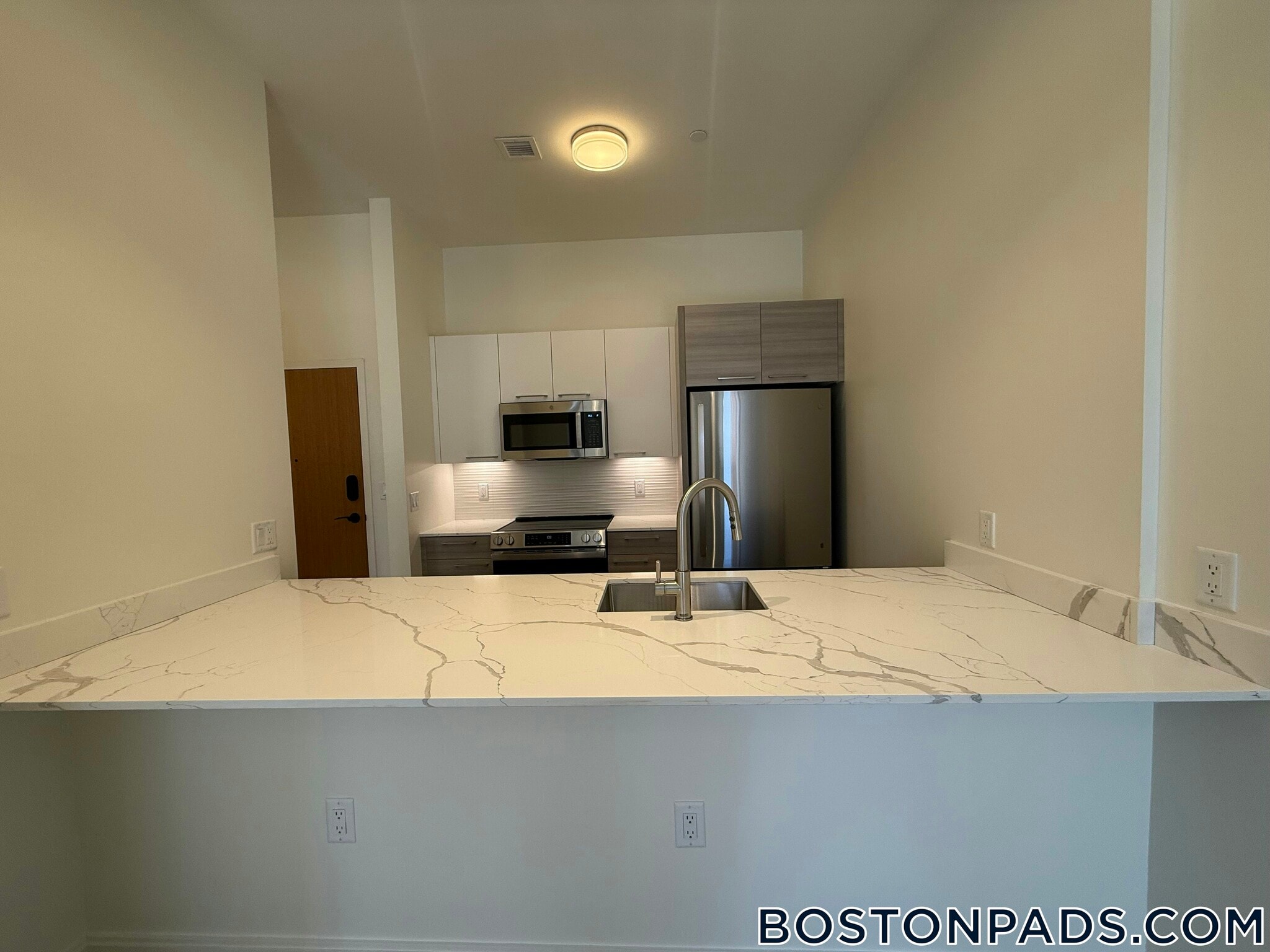 Building Photo - 1079 Commonwealth Ave