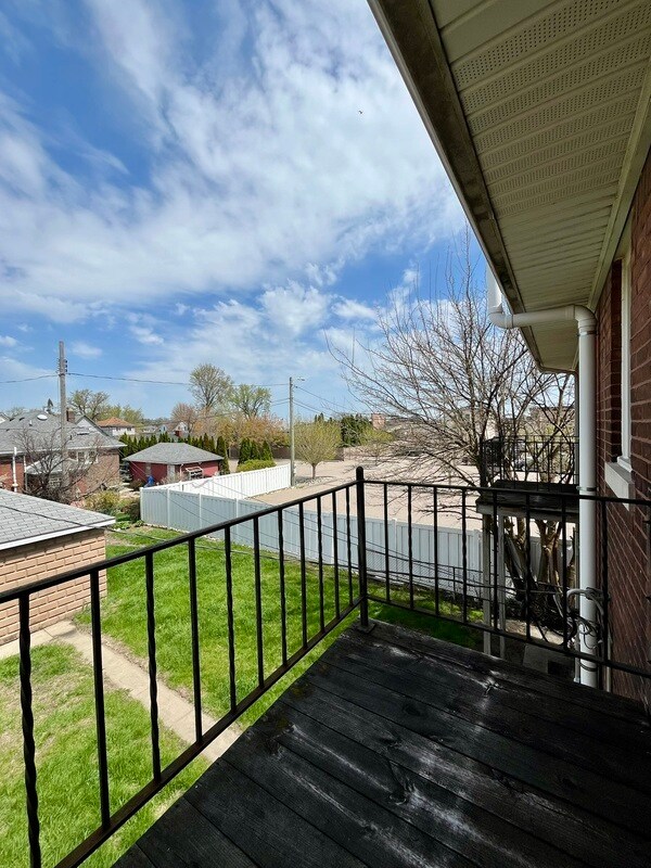 Building Photo - 162 Labadie St