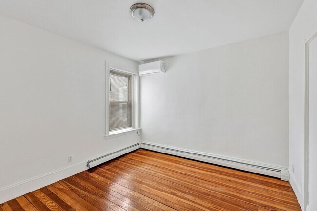 Building Photo - 866 Huntington Ave