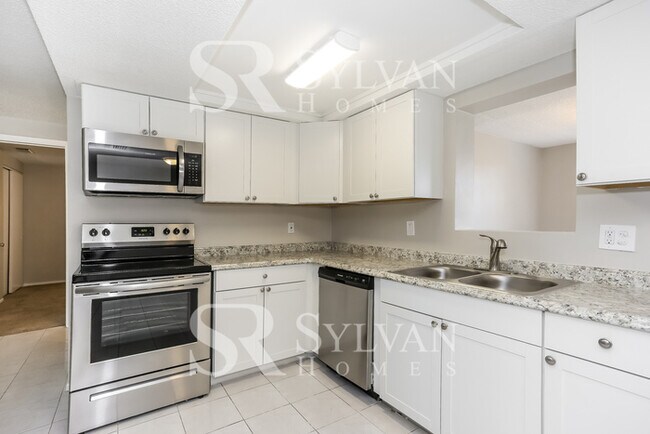 Building Photo - Coming HOME never felt so good!