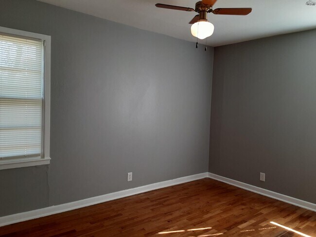 Building Photo - 1214 Glidewell Ave