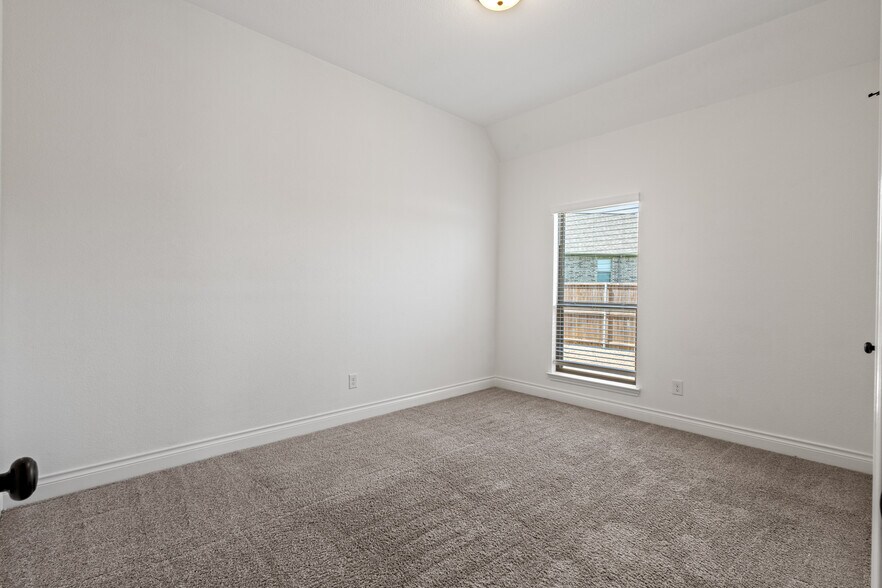 Building Photo - 960 Knoxbridge Rd
