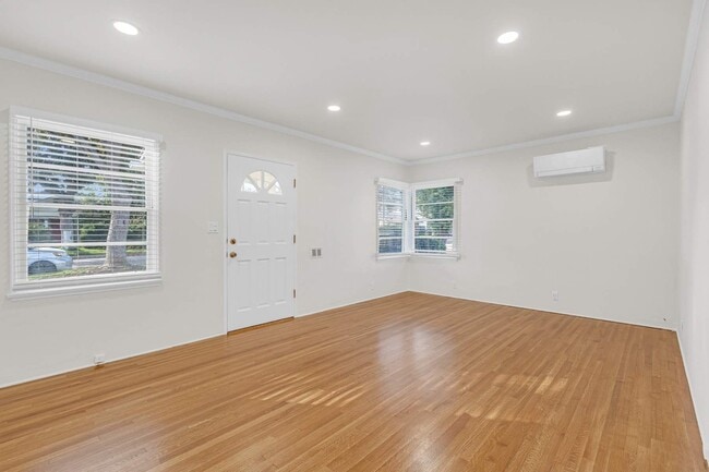 Building Photo - 340 N Monterey St