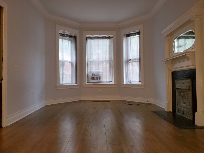 Living Room - 1309 W Fillmore St