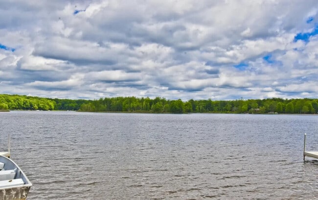 Building Photo - 141 Tommy's Ln