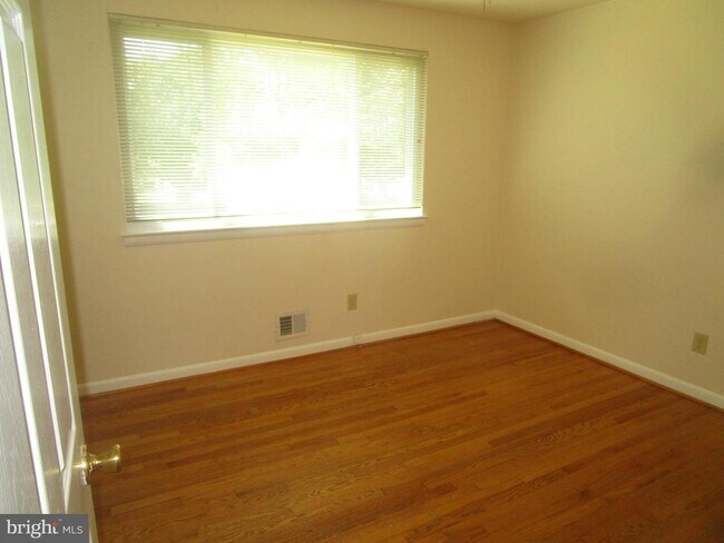 Building Photo - 5606 Devon Ct