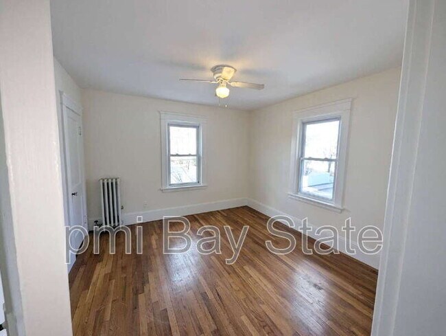 Building Photo - 37 Brainard St