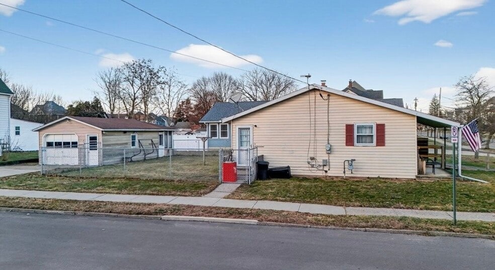 Building Photo - 426 S Wilbur Ave