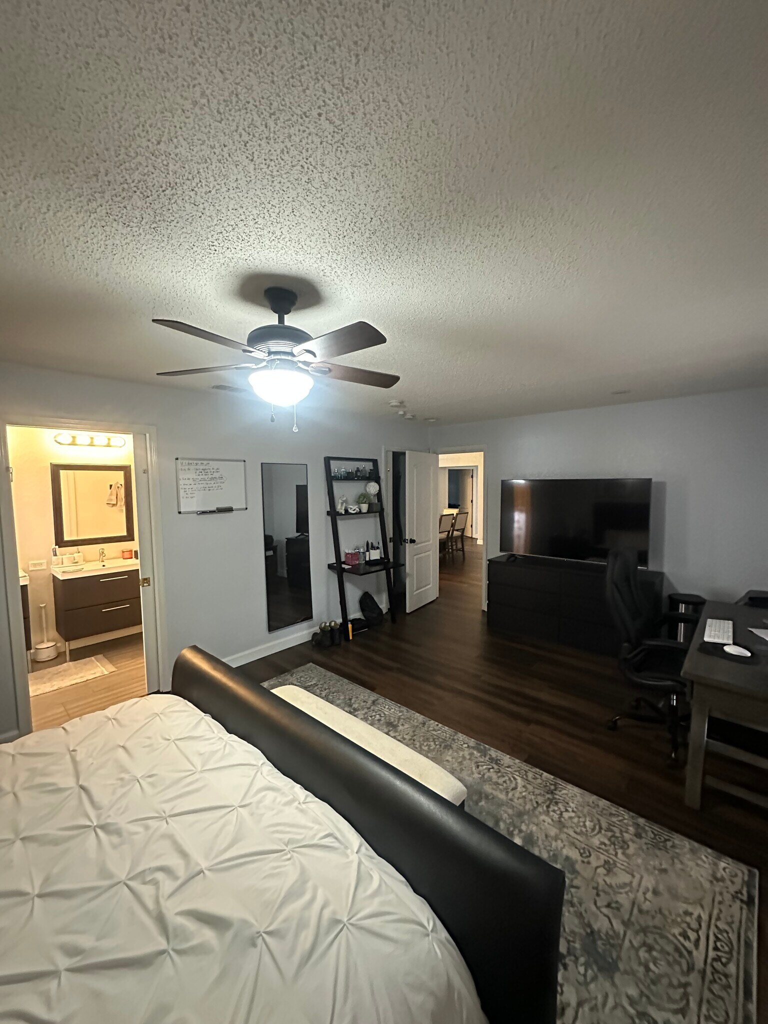 Building Photo - 8426 Greystone Dr