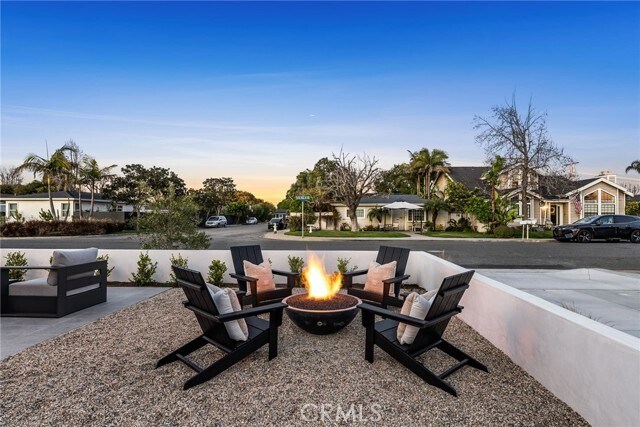 Building Photo - 251 Costa Mesa St