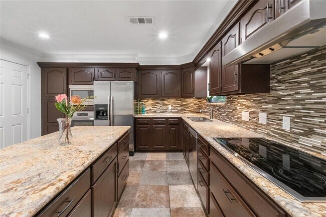 Building Photo - 5018 Willowbend Blvd