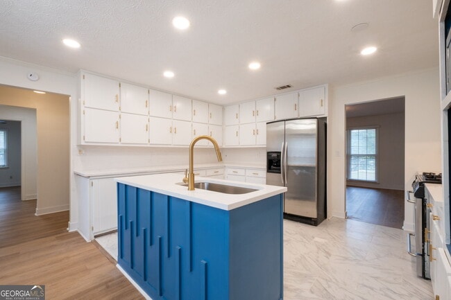 Building Photo - 2688 Benton Dr